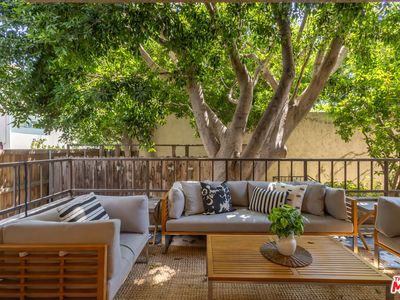 1210 N Kings Rd APT 101