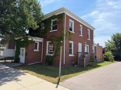550 E Grand Ave