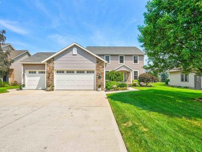 5533 E Bertram Dr