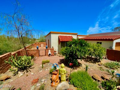 858 S Camino Guarina