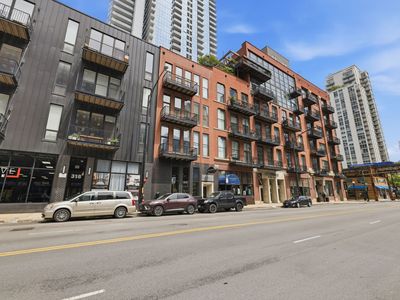 300 W Grand Ave APT 203