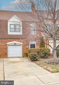 6312 Chaucer View Cir
