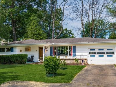 2525 Geneva Dr