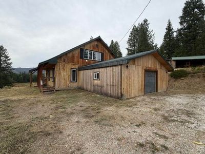 Property at 4395 Hesseltine Rd, Valley, WA