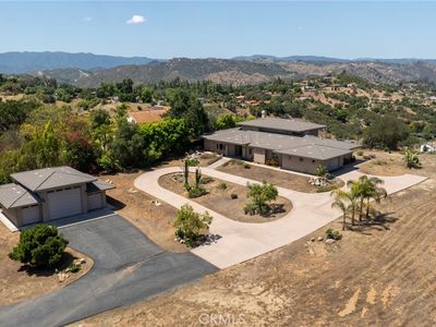 1186 Lydia Ln