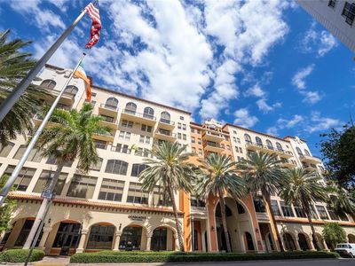 55 Merrick Way APT 613