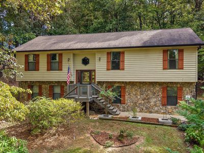 320 Old Lake Rd