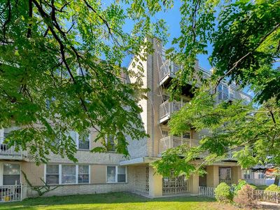 2501 W Touhy Ave APT 201