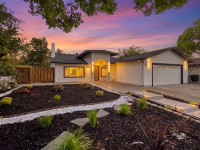 5019 Avenida De Lago