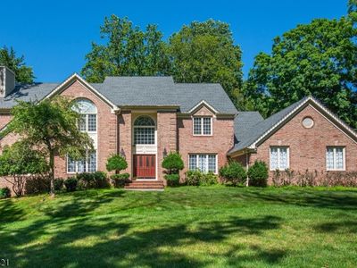 Property at 11 Rosewood Ln, Denville, NJ