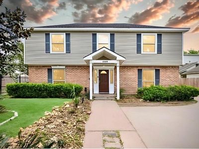 11319 Briar Forest Dr
