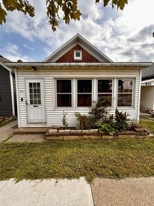 813 E Mark St