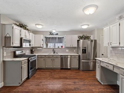2437 Willow Bend Dr