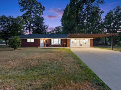 901 Mockingbird Ln