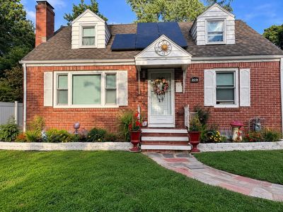 169 Roosevelt Ave