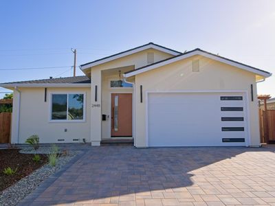 2448 Moraine Dr