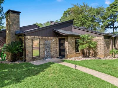 6 N Stonegate Ct