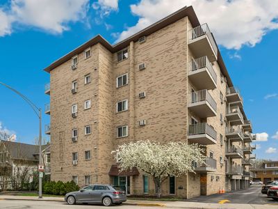 300 Circle Ave APT 6I