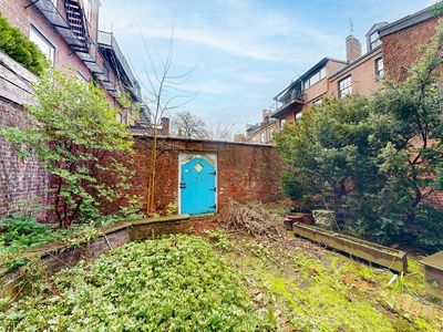37 Mount Vernon St APT 1