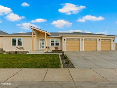 9309 Golden Dr