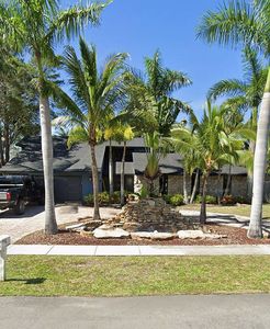 3699 Lakeview Blvd