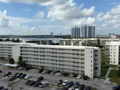 18011 Biscayne Blvd APT 905