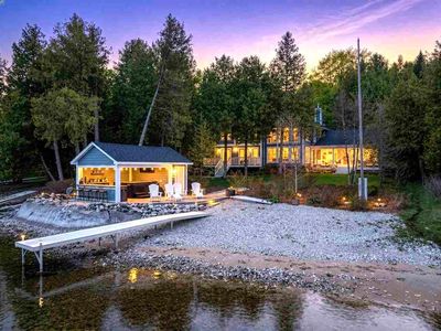 3312 Springwater Beach Rd