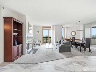 30 S Adelaide Ave APT 8J