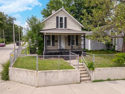 107 S Morris Ave