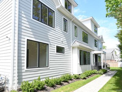 8 Sealy Drive