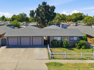 728 E Swain