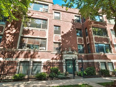 6829 N Greenview Ave #2