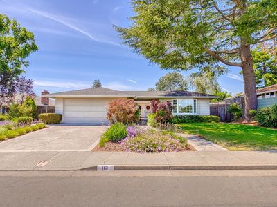 113 Valley Oaks Drive