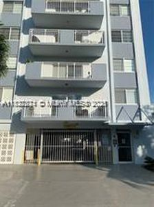 947 Lenox Ave APT 502