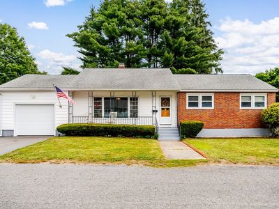 7 Knollwood Ln
