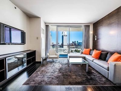 4381 W Flamingo Rd #1212