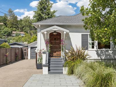 204 Greenfield Avenue