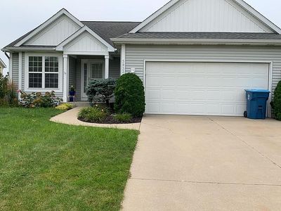 3933 Spruce Ln
