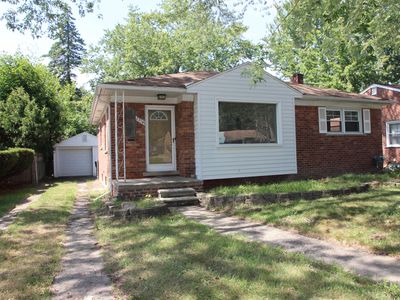Property at 23541 Meadowlark Ave, Oak Park, MI