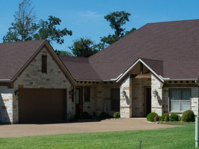 560 Clubhouse Dr