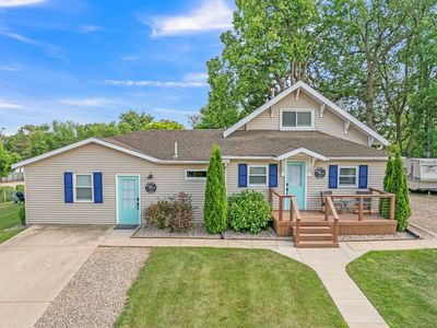 41 Dewey St
