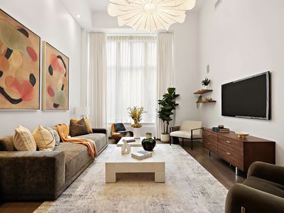 121 W 19th St APT 3B