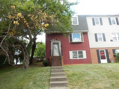 1036 Meadowlark Dr