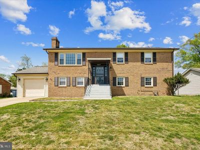 7805 Gambier Dr