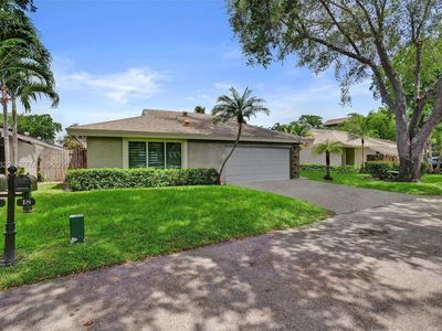 18 Boxwood Rd