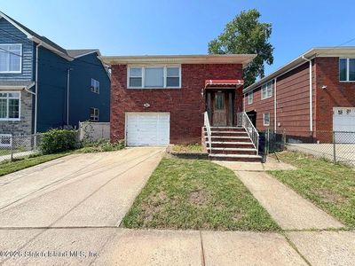203 Chandler Ave