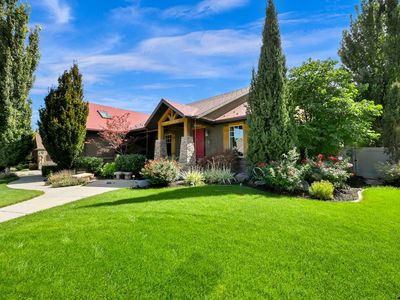 2579 W Farmview Ln