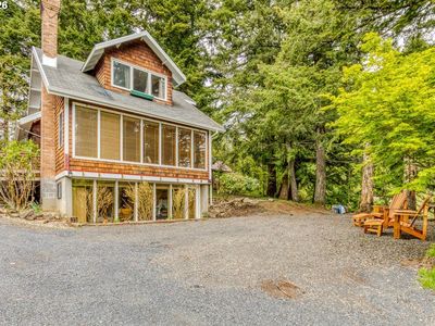 22 NW Lucas St