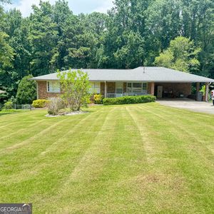 Property at 6136 Queens Rd, Douglasville, GA