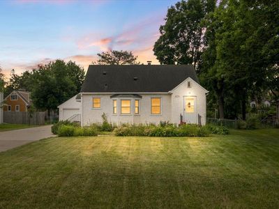 Property at 2476 Stillwater Rd E, Maplewood, MN